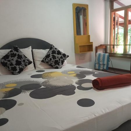 Angry Birds Homestay Habarana Exterior foto