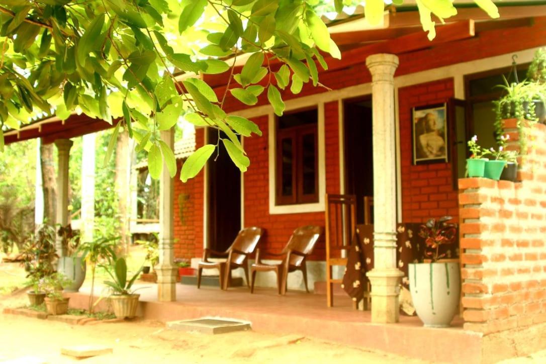 Angry Birds Homestay Habarana Exterior foto